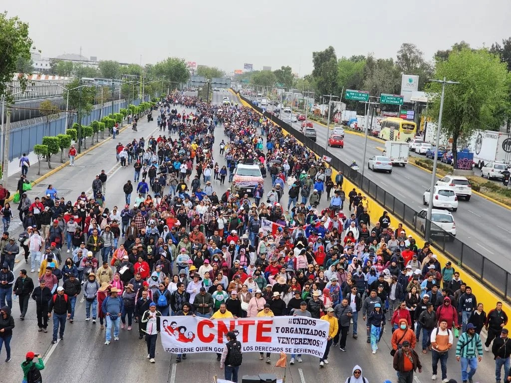 CNTE exige pensiones más altas y amenaza con paro nacional