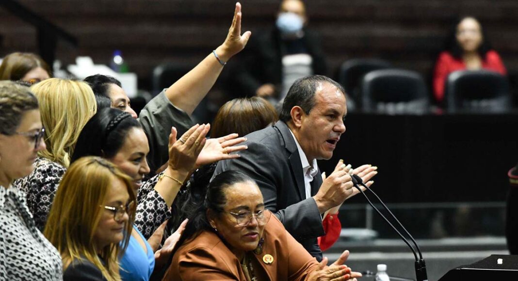 Cuauhtémoc Blanco elude el desafuero con apoyo de diputados