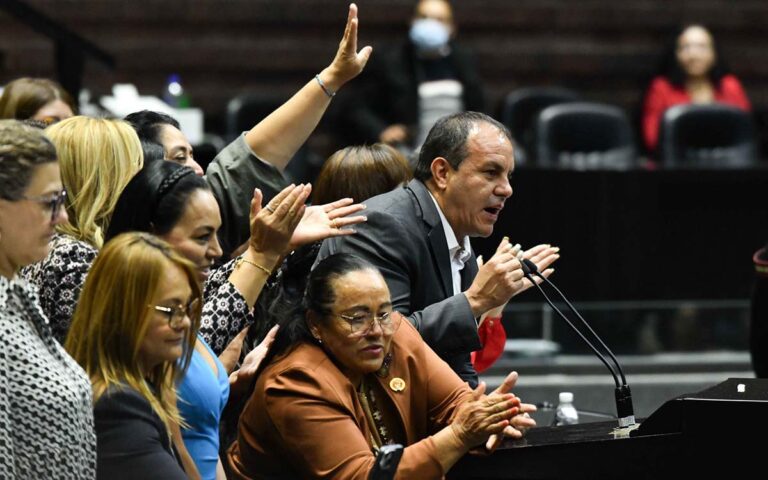 Cuauhtémoc Blanco elude el desafuero con apoyo de diputados