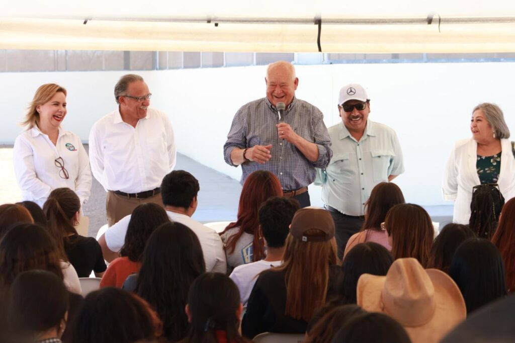 Se fortalece la calidad educativa y tecnológica de la UABCS: Víctor Castro