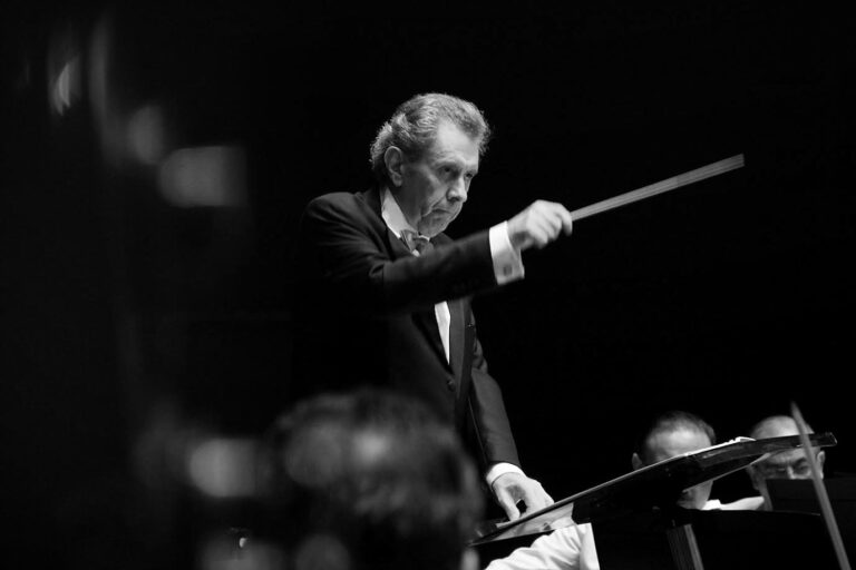 Enrique Bátiz, leyenda de la música clásica, fallece a los 82 años