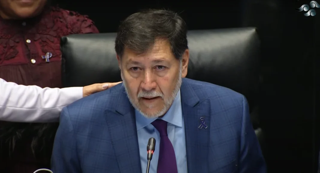 Noroña llora al recordar a su abuela en el Senado por el 8M