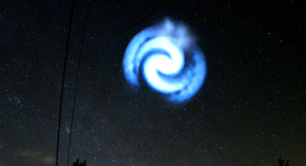 Espectacular Efecto en el Cielo Causado por un Cohete de SpaceX