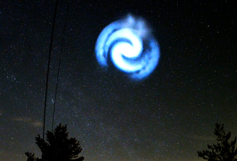 Espectacular Efecto en el Cielo Causado por un Cohete de SpaceX