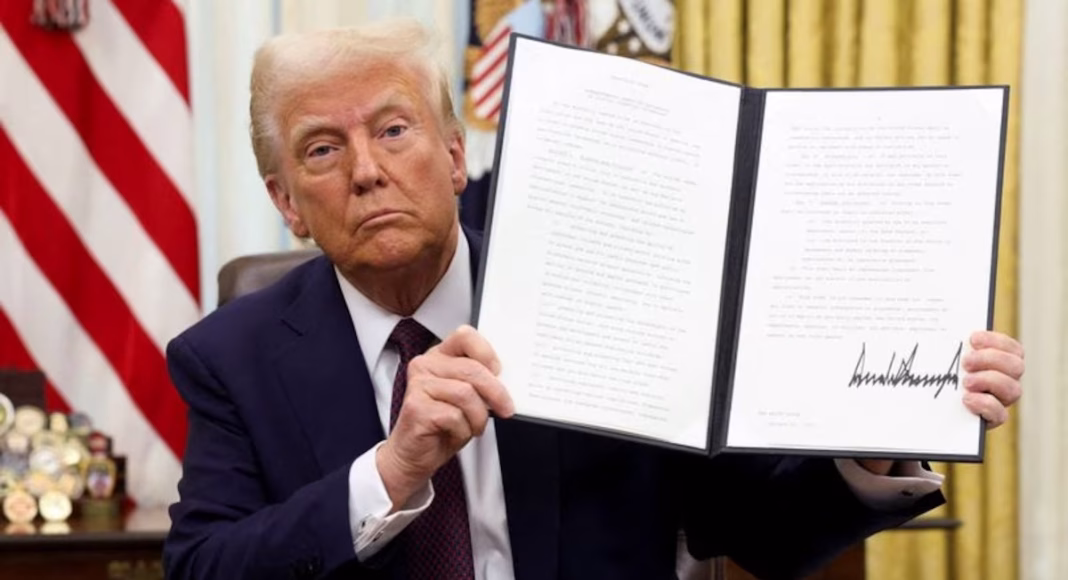 VIDEO: Trump confirma aranceles del 25% a México este martes