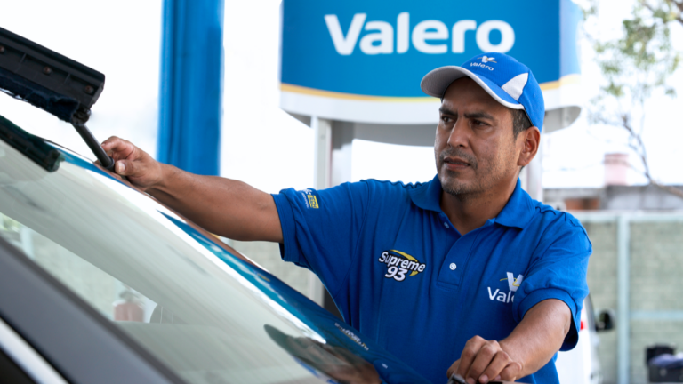 Valero México enfrenta suspensión temporal para importar combustibles