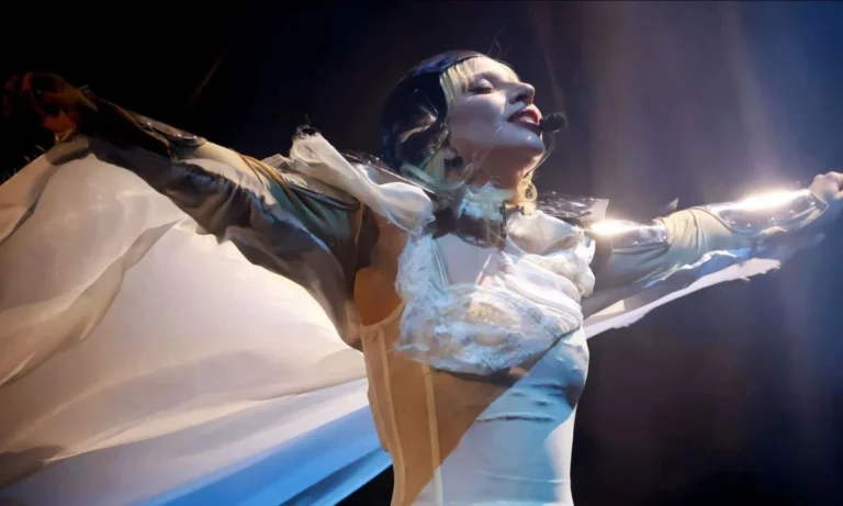 Entre lágrimas y ovaciones, Lady Gaga revive su historia en CDMX