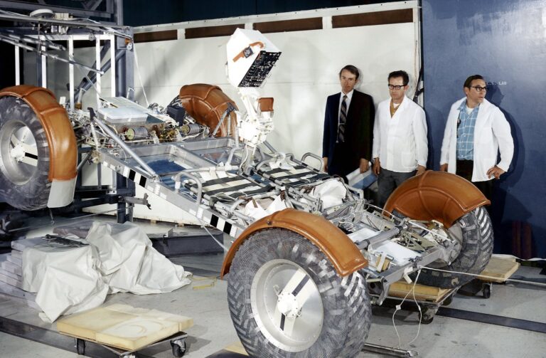 El coche más caro de la historia no está en la Tierra ni puede conducirse