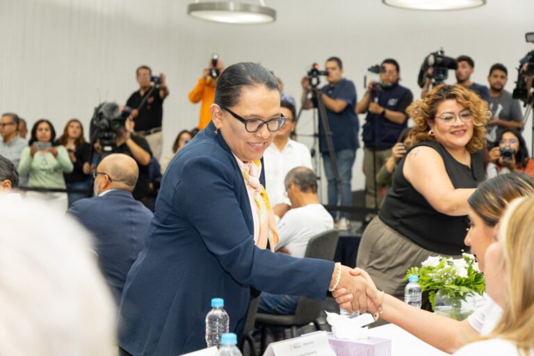 Rosa Icela Rodríguez lidera encuentro con colectivos de búsqueda de desaparecidos