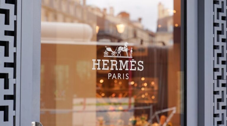 Hermès se convierte en la empresa de lujo más valiosa del mundo, superando a LVMH