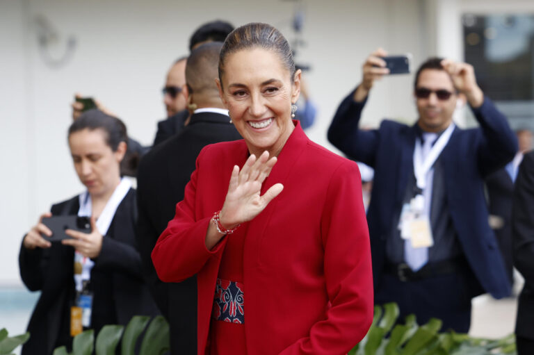 Sheinbaum propone cumbre por el bienestar económico de América Latina y el Caribe