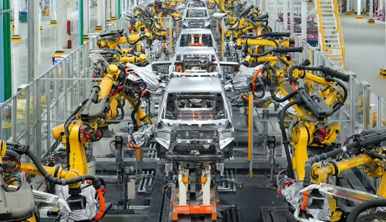 México negocia para proteger exportación de autopartes