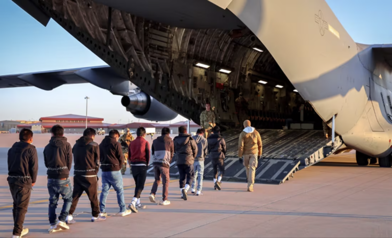 Disminuyen 44% las devoluciones de mexicanos desde EU en febrero