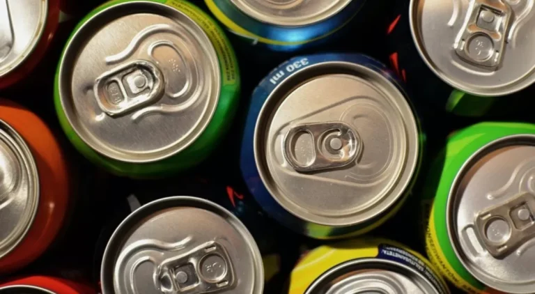 Trump impone nuevos aranceles a la cerveza y latas de aluminio, afectando a México