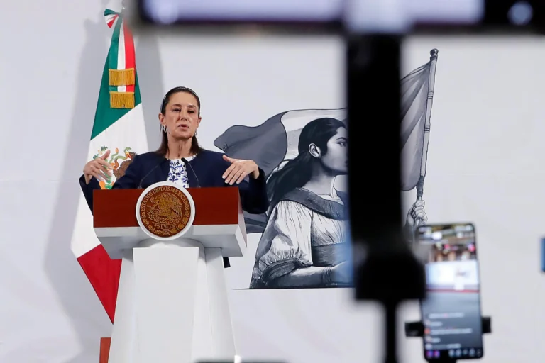 Sheinbaum expone a Trump argumentos contra aranceles y critica uso político de México en EU