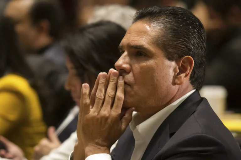 Juez frena bloqueo de cuentas a inmobiliaria vinculada a caso Silvano Aureoles