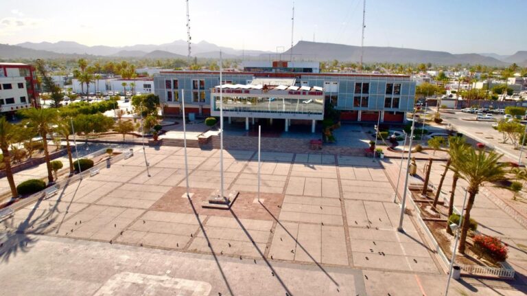 Acuerdan aumento salarial y mejoras sociales para la burocracia de BCS