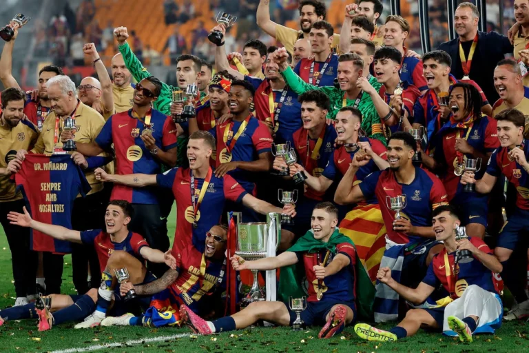 Barcelona derrota al Madrid y alza su 32ª Copa del Rey