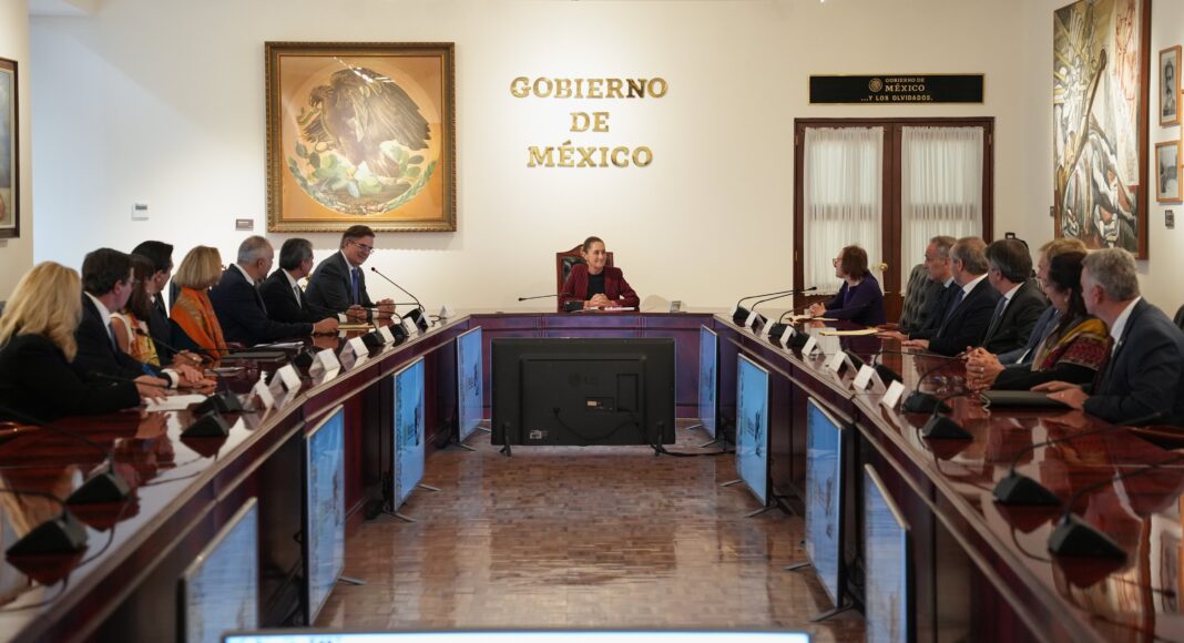 Claudia Sheinbaum recibe la Insignia de Oro de Americas Society