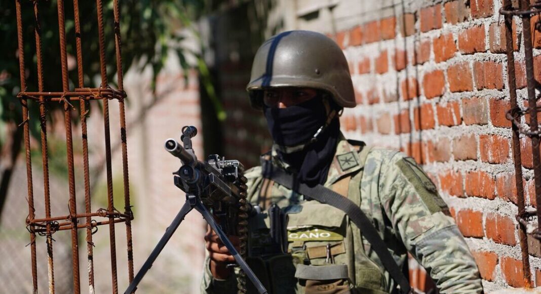 Ataque con mina en Michoacán deja seis militares muertos
