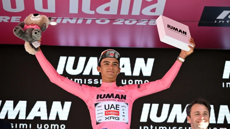Isaac del Toro hace historia: primer mexicano en portar la Maglia Rosa en el Giro de Italia