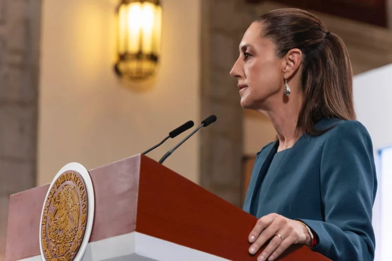 Sheinbaum lamenta tragedia del Cuauhtémoc y defiende a la Marina