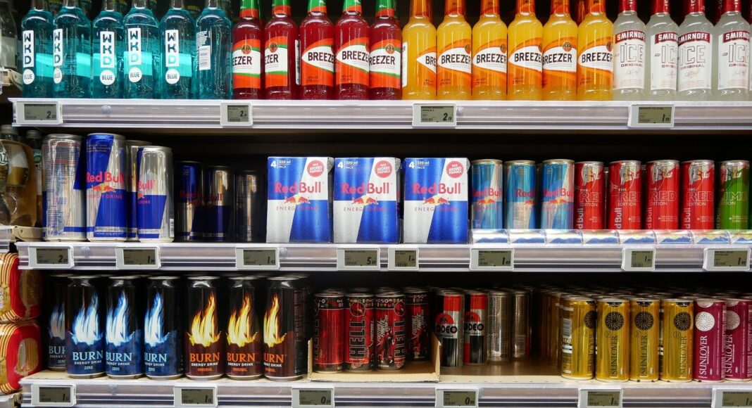 IMSS desaconseja el consumo de bebidas energizantes por sus riesgos a la salud