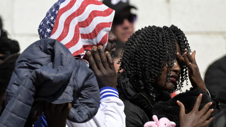 Corte Suprema permite a Trump eliminar protecciones a migrantes