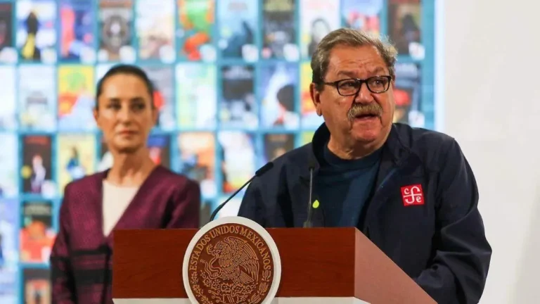 Taibo II advierte pérdida “incalculable” de lectores adolescentes