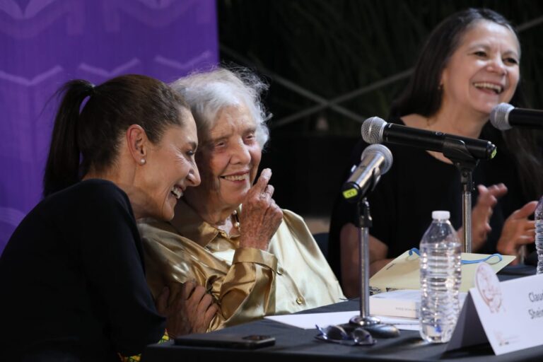 Sheinbaum felicita a Elena Poniatowska por su 93 cumpleaños y reconoce su compromiso social