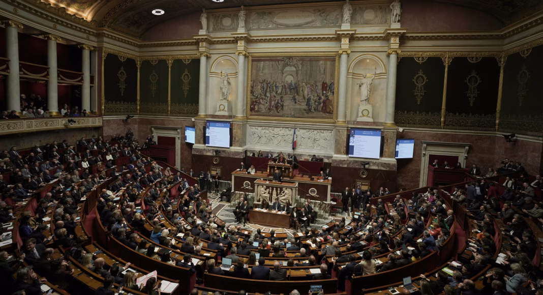 Derecho a morir: Francia aprueba ley histórica sobre muerte asistida