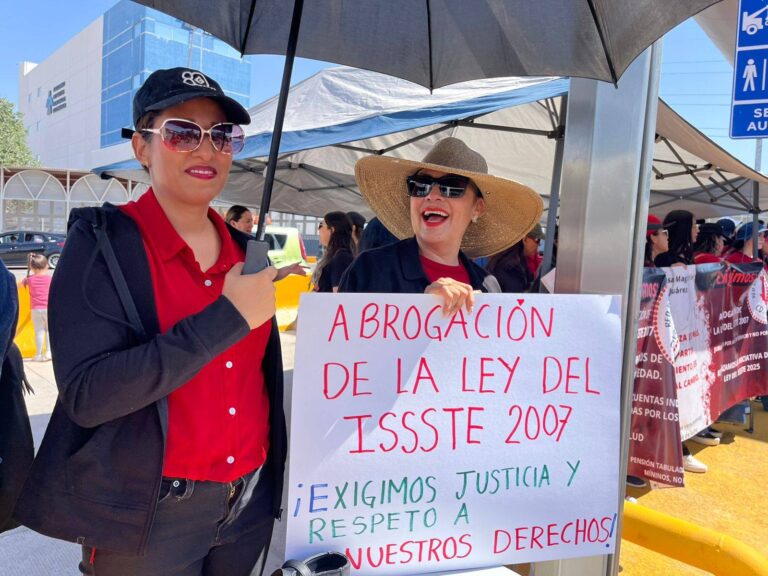 CNTE bloquea AICM tras cancelación de diálogo