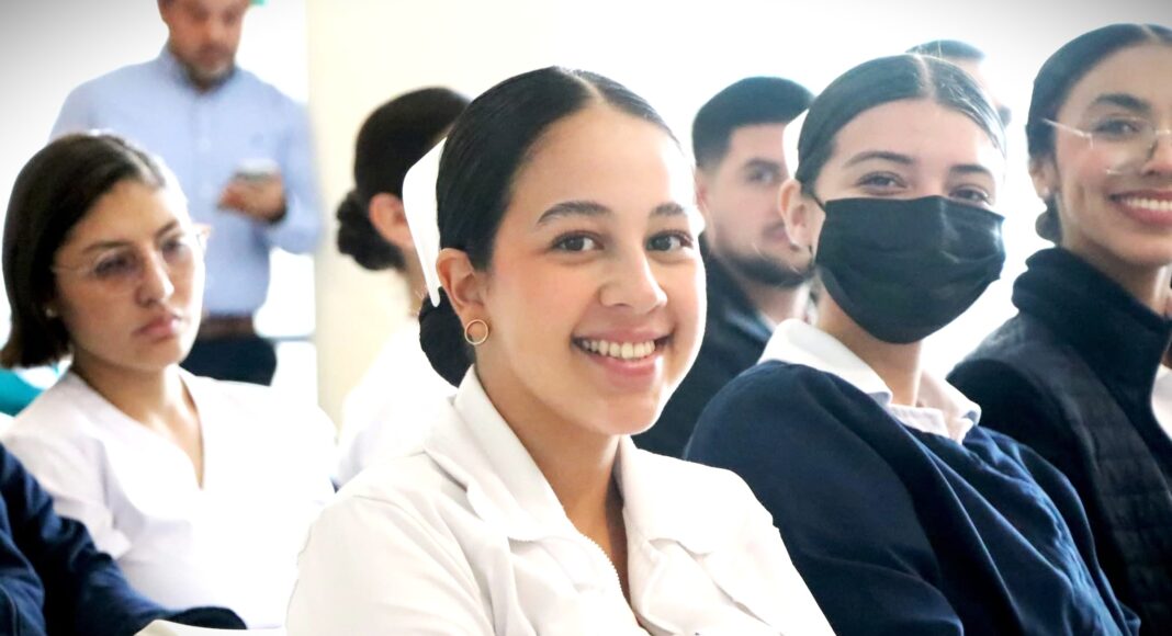 Enfermería, clave en la alta esperanza de vida en BCS: SSA