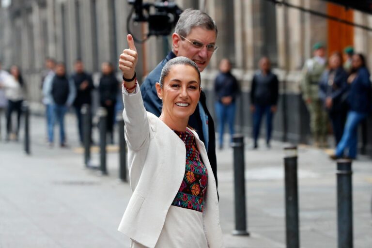 Sheinbaum vota por primera vez como presidenta: “¡Viva la democracia!”