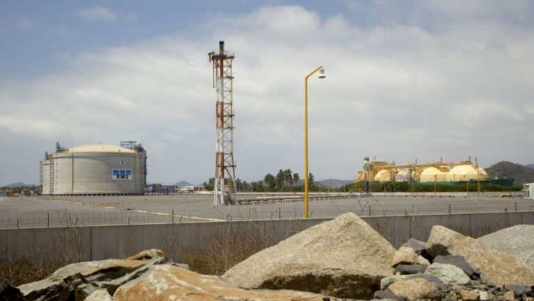 Rusia ofrece a México suministro de GNL y colaboración tecnológica