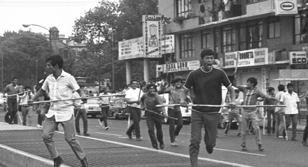 A 54 años del ‘Halconazo’, marchan por justicia y memoria