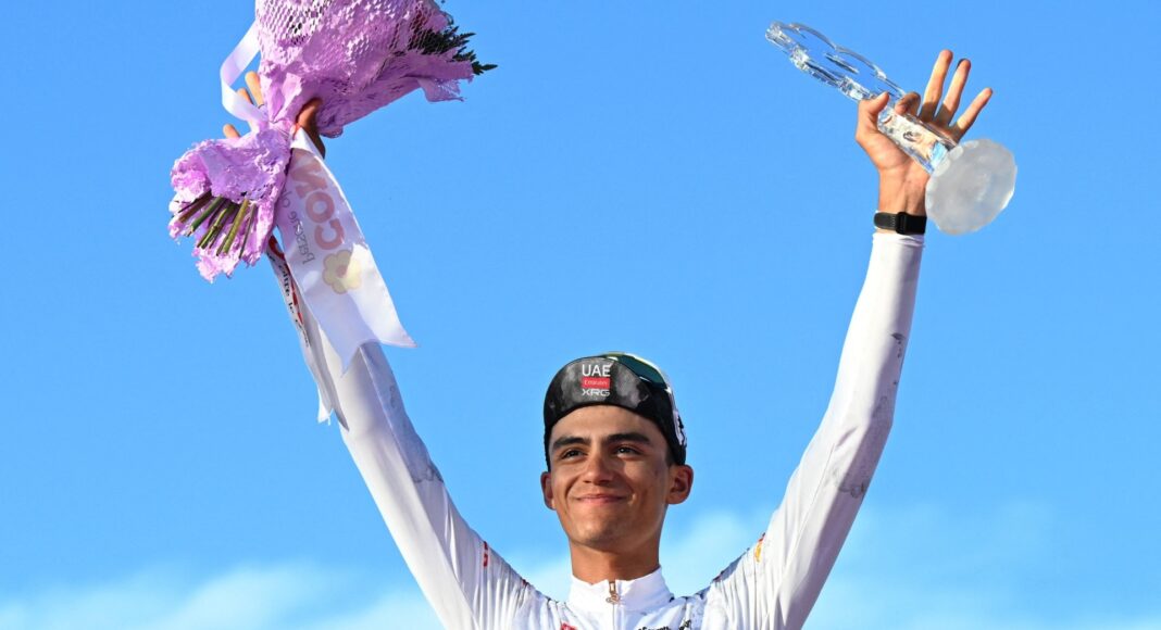 Sheinbaum felicita a Isaac del Toro por subcampeonato en el Giro