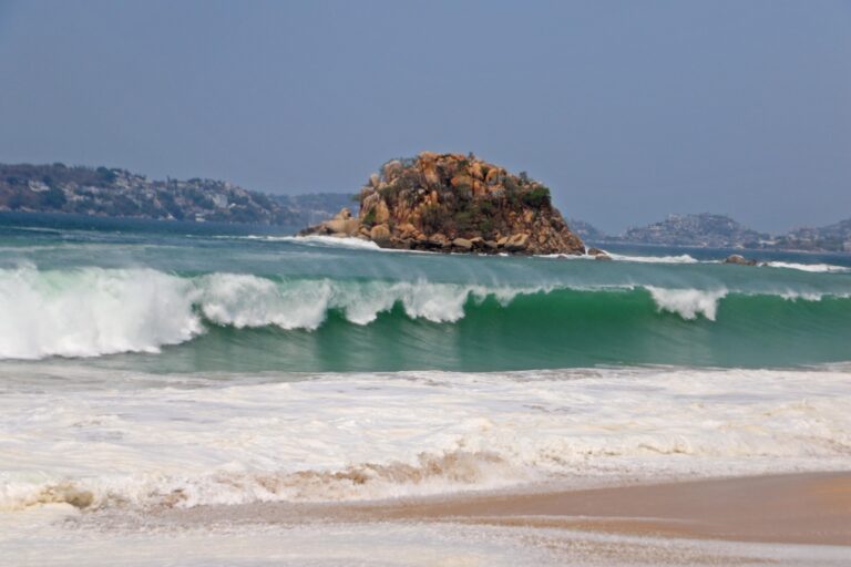 Temperatura del mar en Acapulco alcanza 30 °C, advierte oceanólogo