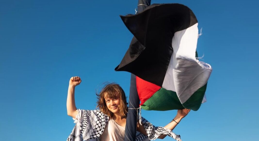 Barco con Greta Thunberg navega rumbo a Gaza con ayuda humanitaria