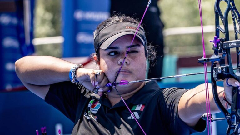 Andrea Becerra gana oro en Copa del Mundo de tiro con arco