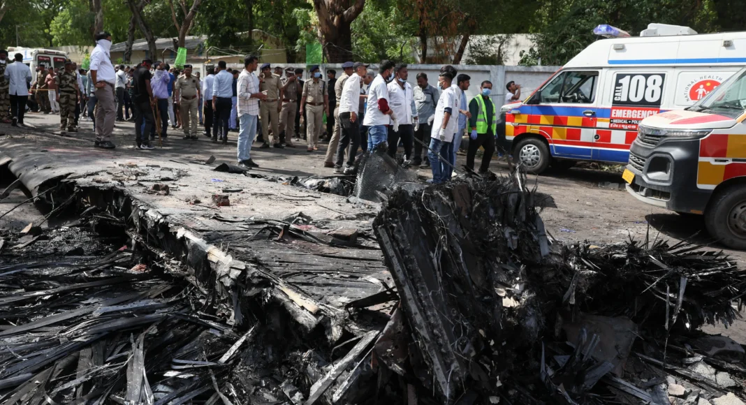 Tragedia aérea en India: al menos 290 muertos tras estrellarse un avión de Air India