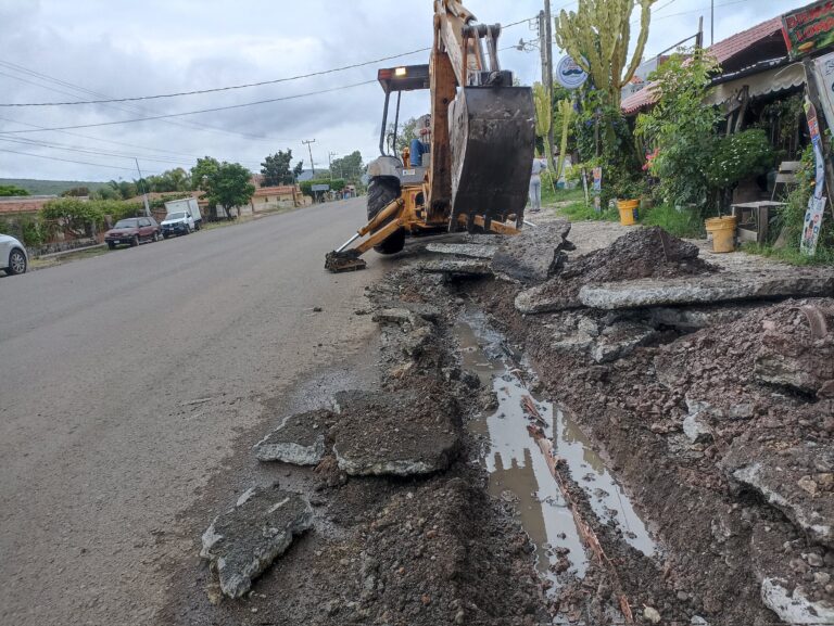 SICT intensifica labores en carreteras dañadas por huracán Erick
