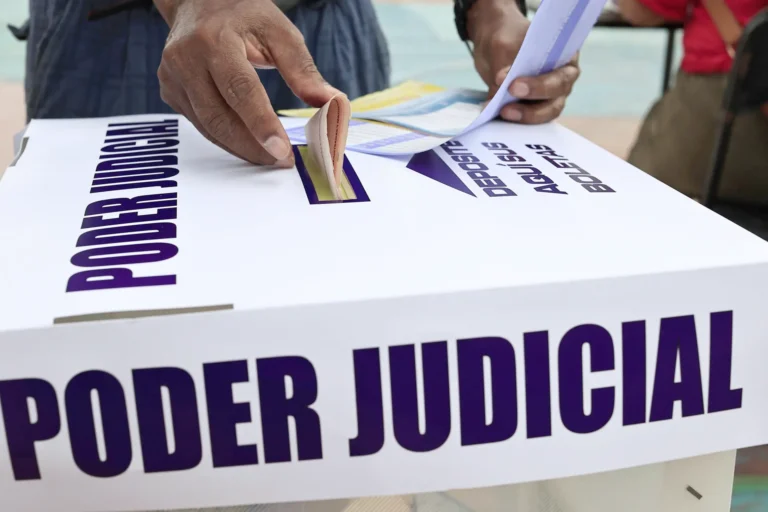 Hugo Aguilar lidera para SCJN; INE descarta criterio de género