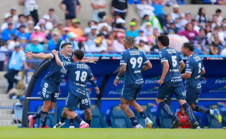 Errores de Parra hunden a Pumas ante Pachuca en Ciudad Universitaria