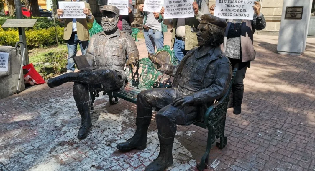 Sheinbaum exige devolución de estatuas de Fidel y el Che retiradas en Cuauhtémoc