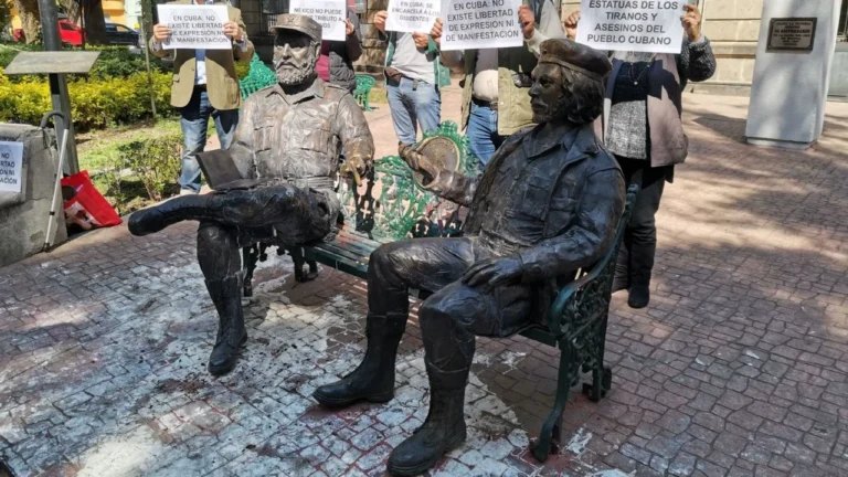 Sheinbaum exige devolución de estatuas de Fidel y el Che retiradas en Cuauhtémoc