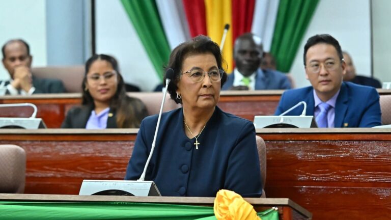 Surinam elige a Jennifer Geerlings-Simons como su primera presidenta