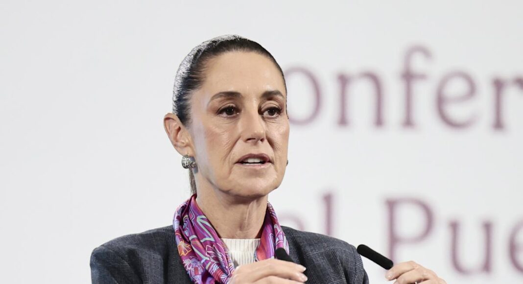 Sheinbaum llama “machista” la postura de Chicharito sobre las mujeres