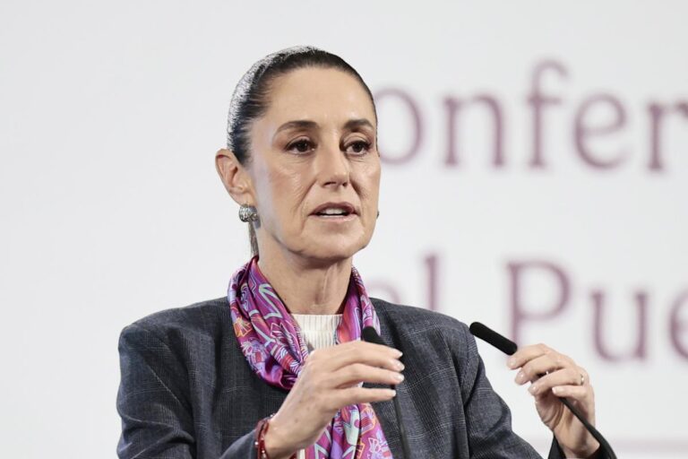 Sheinbaum llama “machista” la postura de Chicharito sobre las mujeres