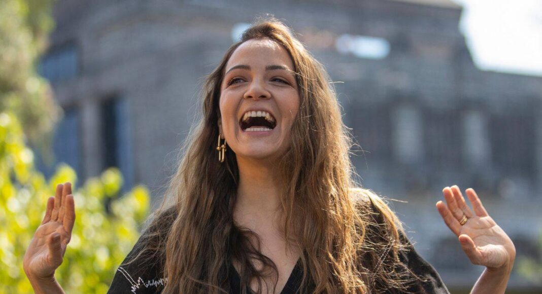 Natalia Lafourcade anuncia su embarazo en plena gira musical